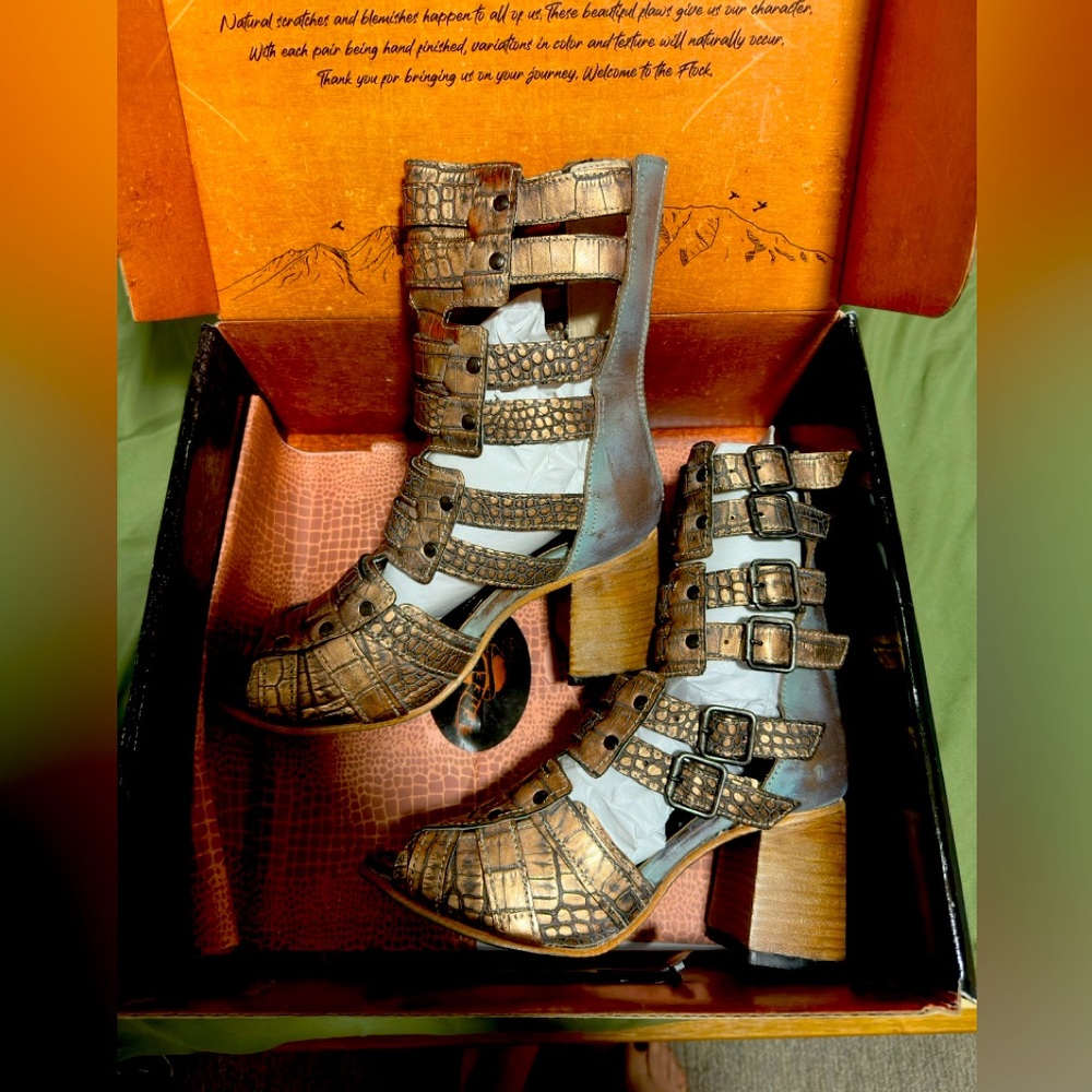 Freebird Zane Blush Croc Multi